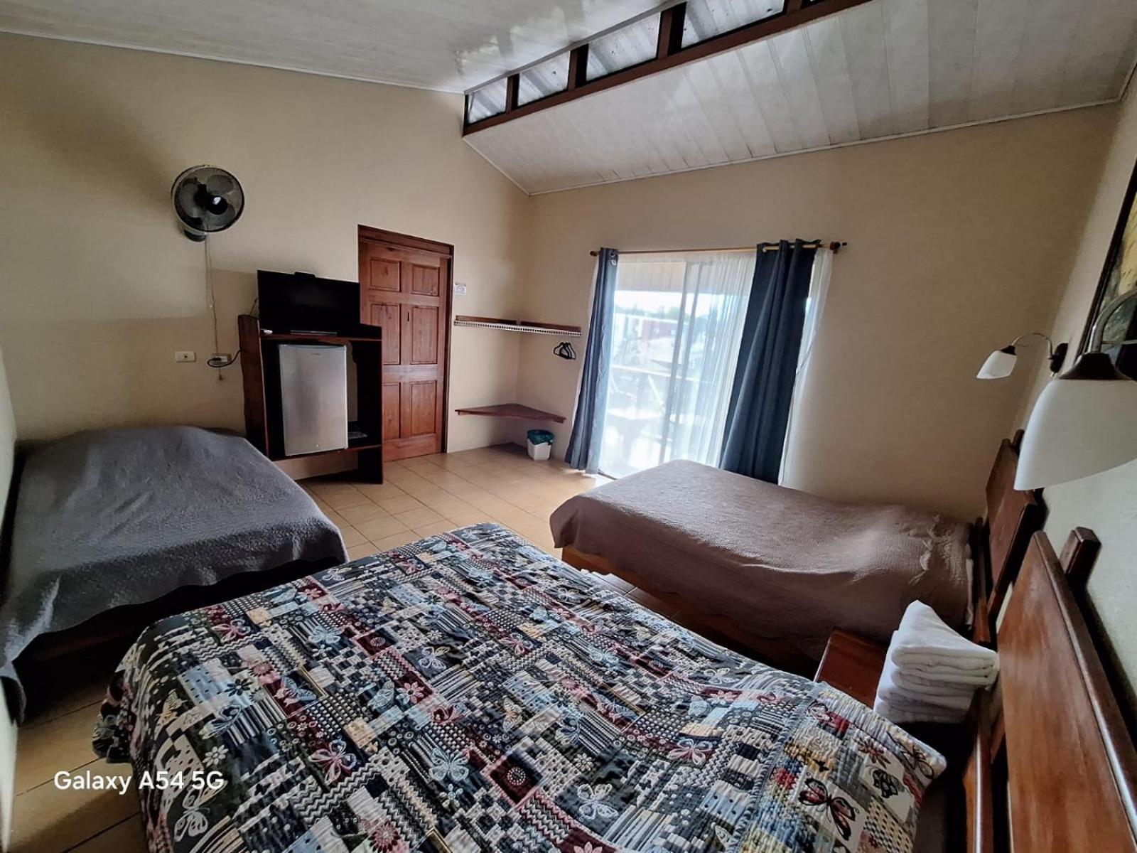 Iris Arenal Hotel La Fortuna Luaran gambar